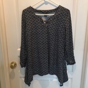Black/white Comfy ladies top size large